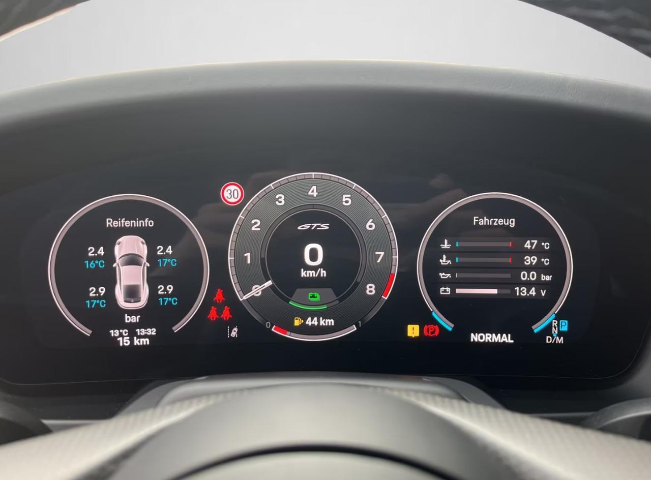 Porsche 911 Coupe 3.6 Carrera GTS Hybrid