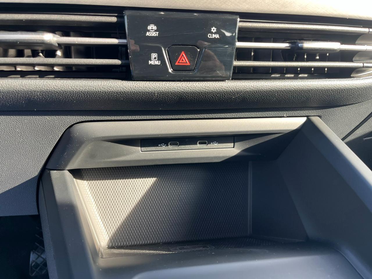 Volkswagen Golf 8 2.0 TDI 115 CV SCR Life