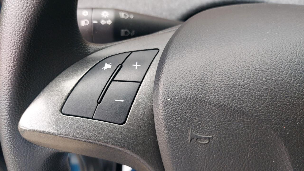 Lancia Ypsilon 1.0 Hybrid