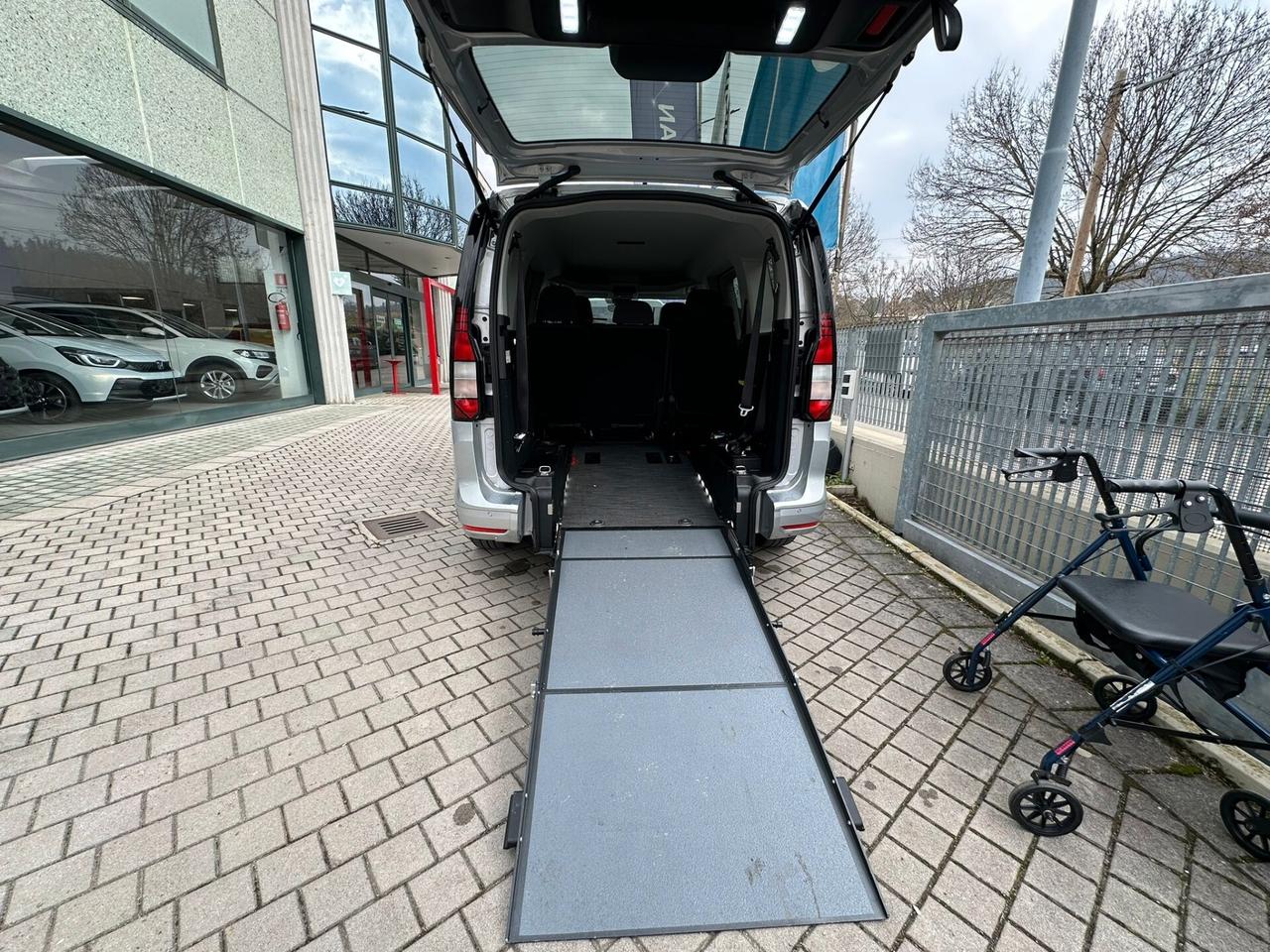 Volkswagen Caddy 1.5 TSI 114 CV DSG Life CON PEDANA TRASPORTO CARROZZINA