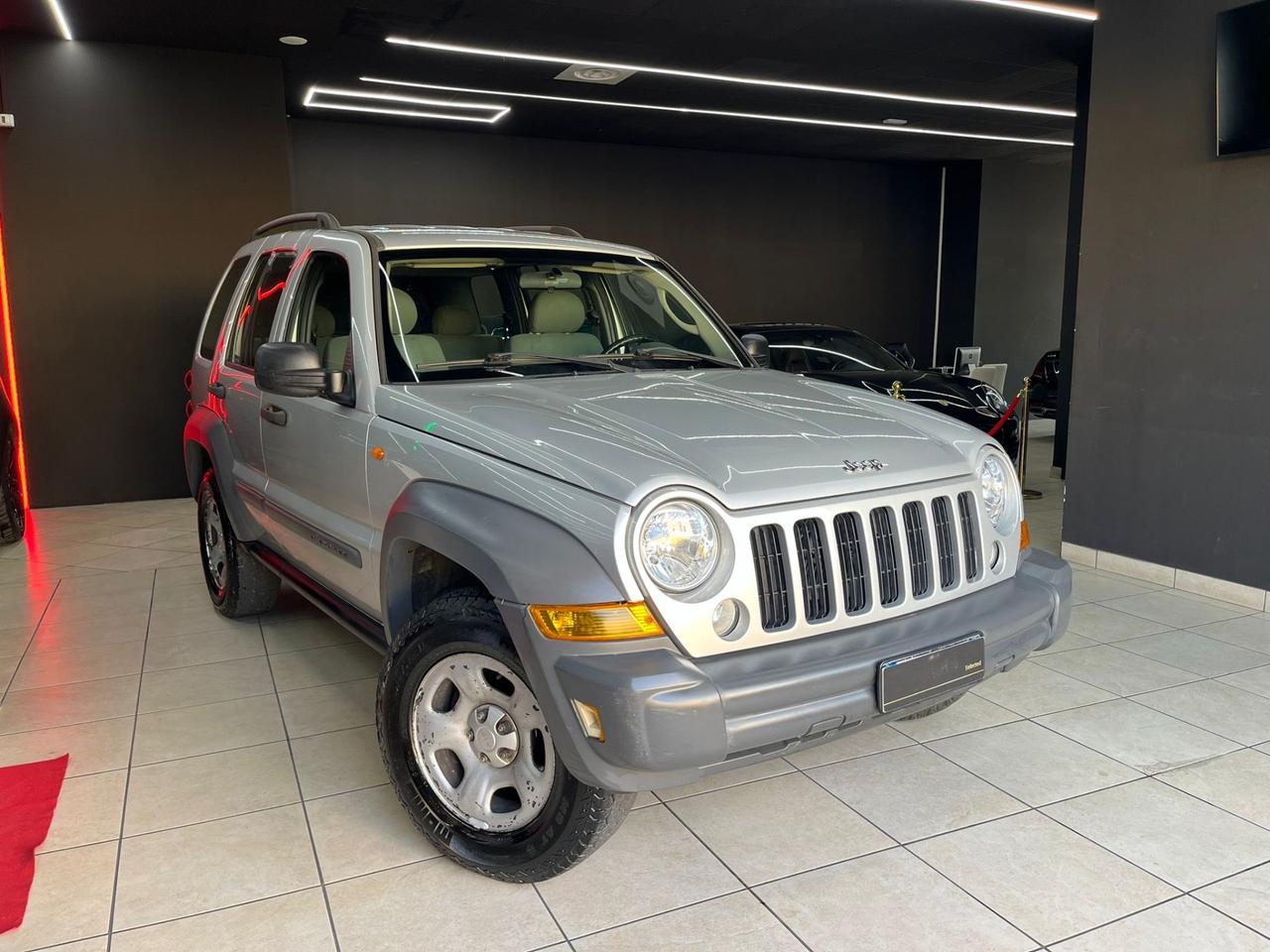 Jeep Cherokee 2.8 CRD Sport 163Cv