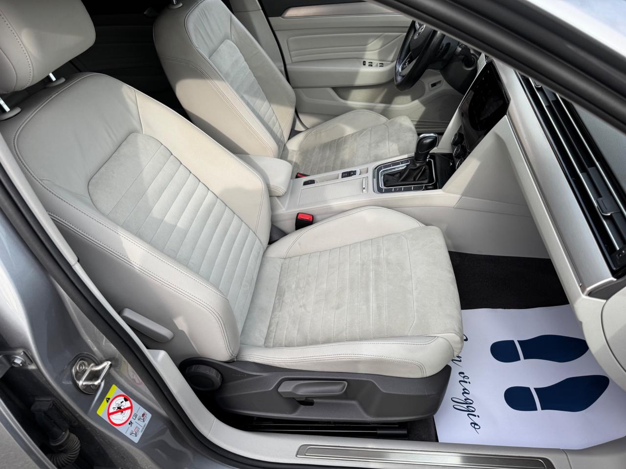 Volkswagen Passat Variant 2.0 TDI SCR EVO DSG Executive R-Line EURO6D TEMP