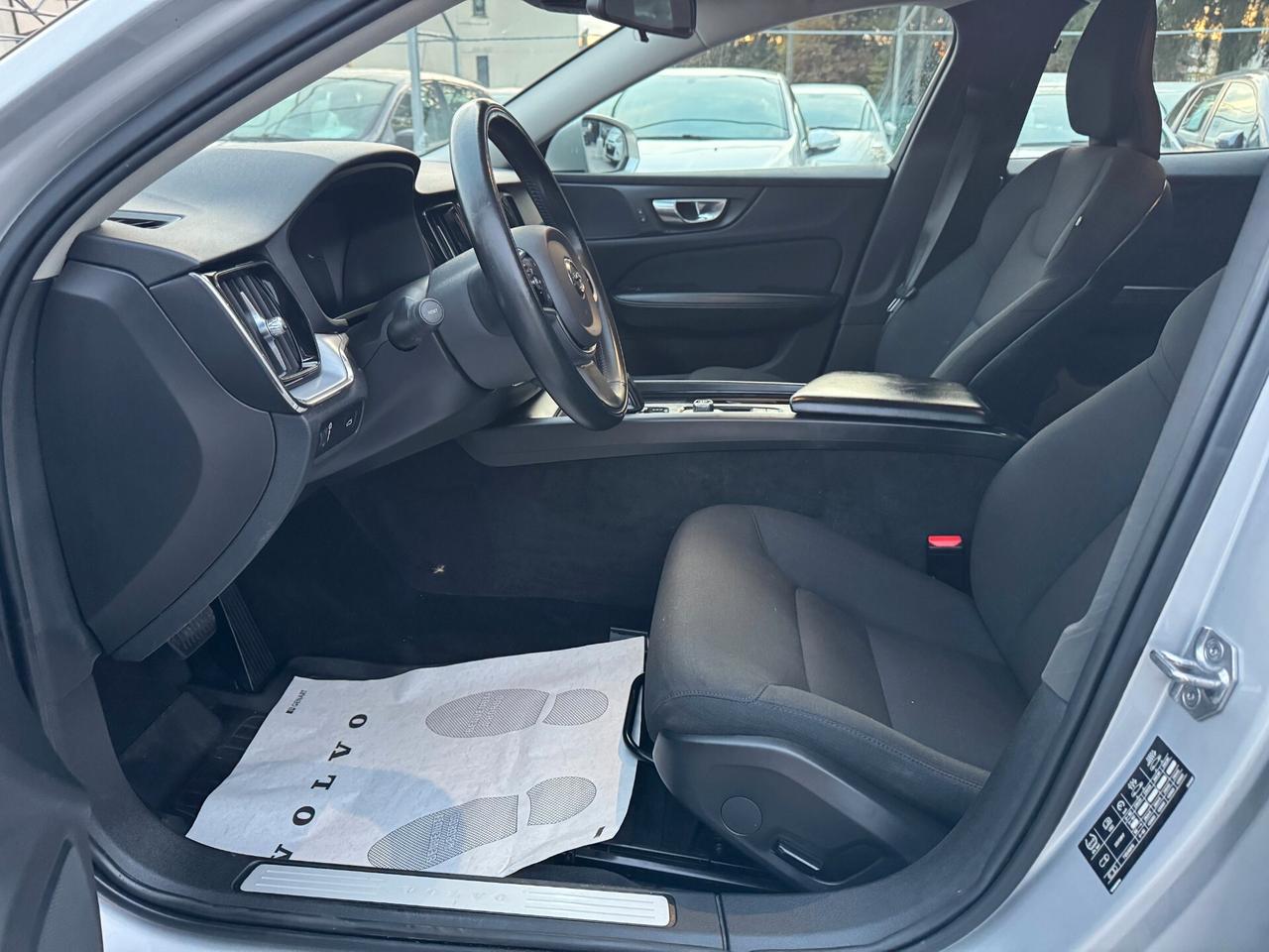 Volvo V60 B4 (d) Geartronic Momentum Business