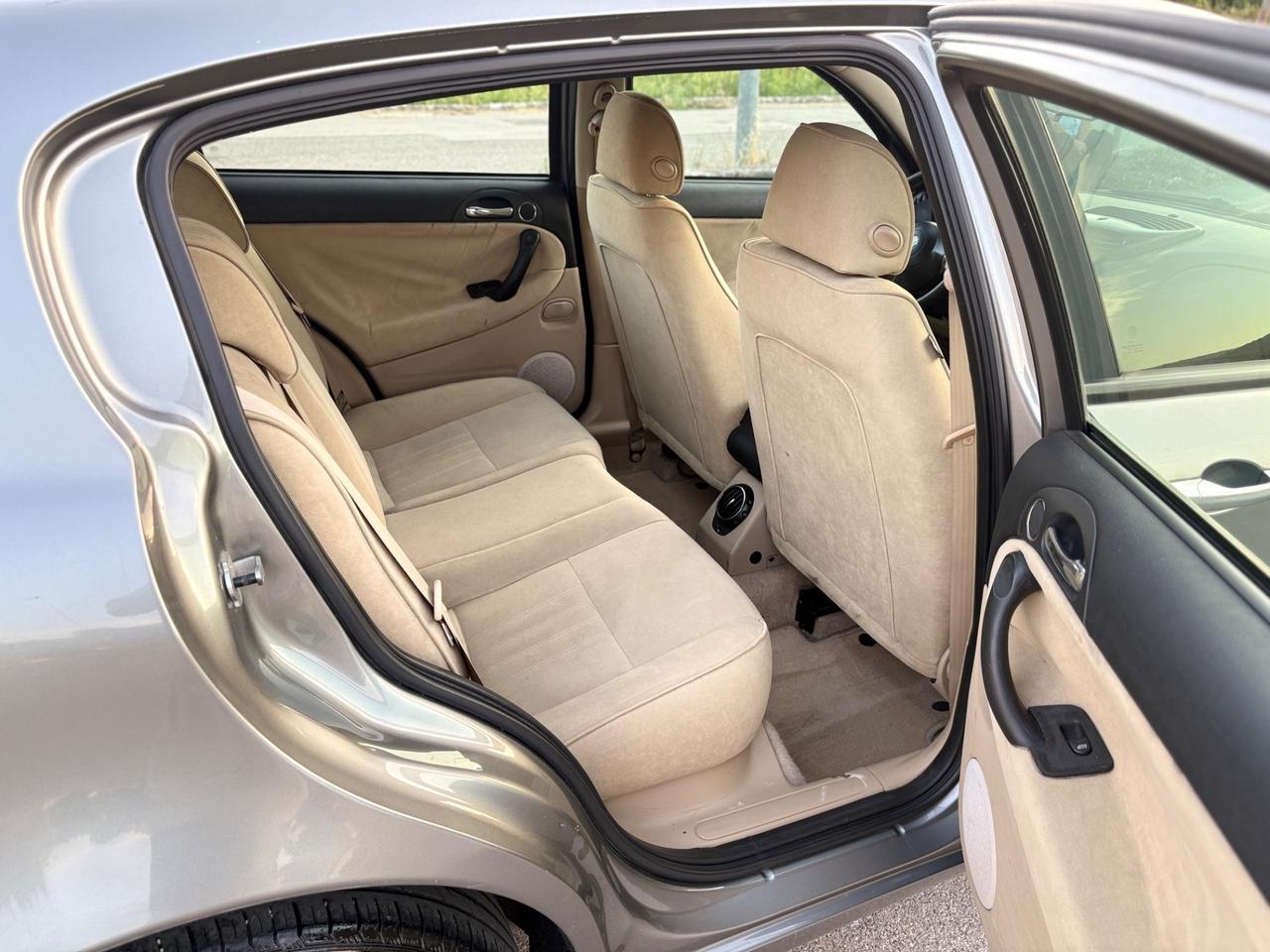 Alfa Romeo 147 1.9 JTD 120 CV5P Distinctive IN ORDINE