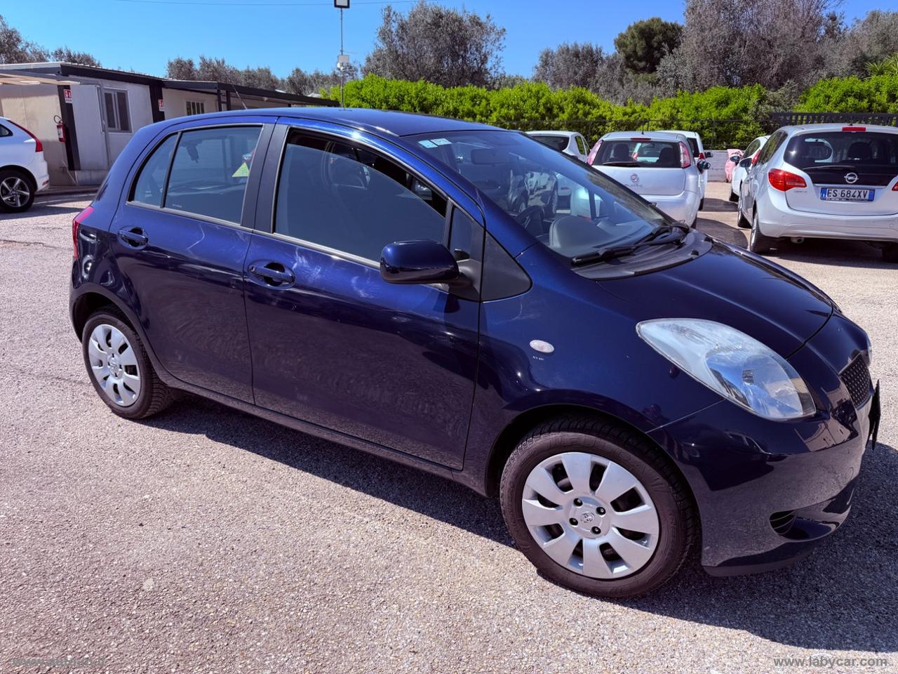 TOYOTA Yaris 1.0 5p. Sol