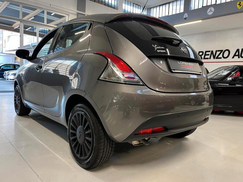 Lancia Ypsilon 1.2 GOLD KM 32000