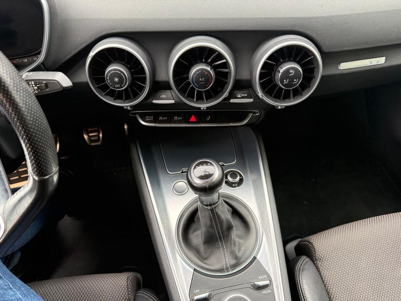 Audi Coupe TT Coupe 1.8 TFSI Design #9929