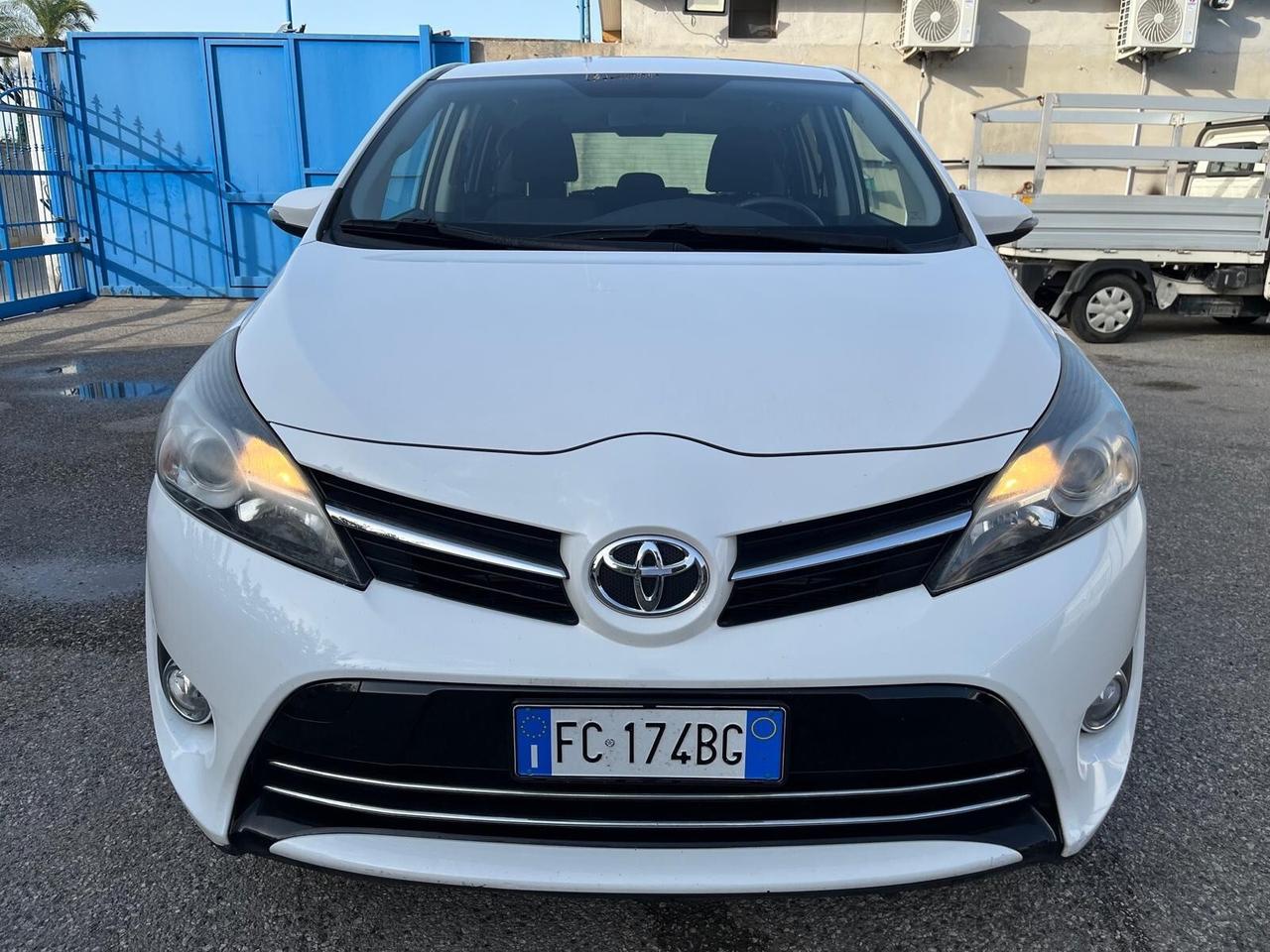 Toyota verso 1.6 D-4D- km 140000-12/2015