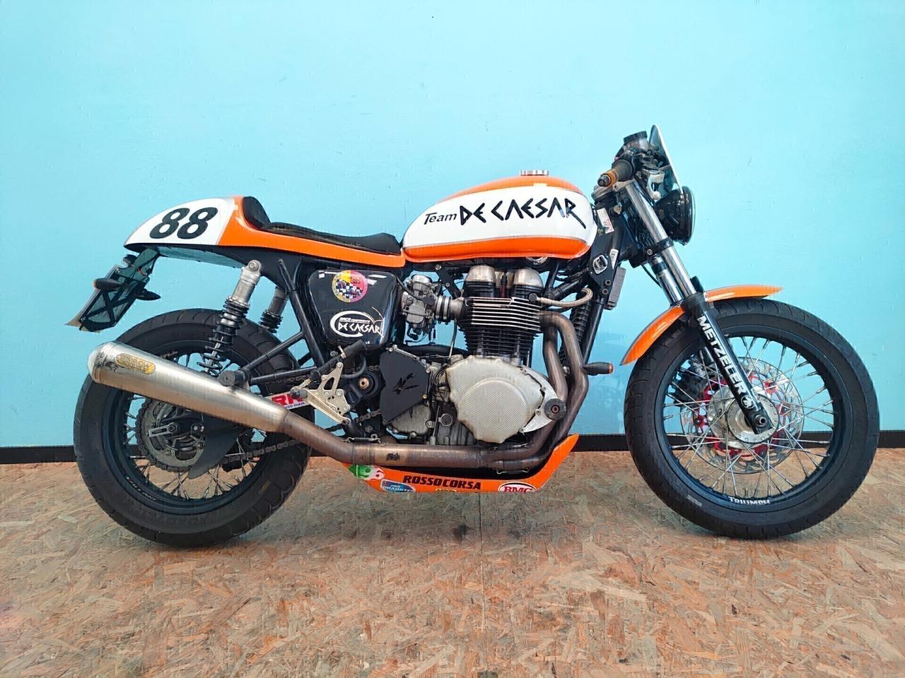 Triumph Thruxton CUP - Regina delle Cafe Racer