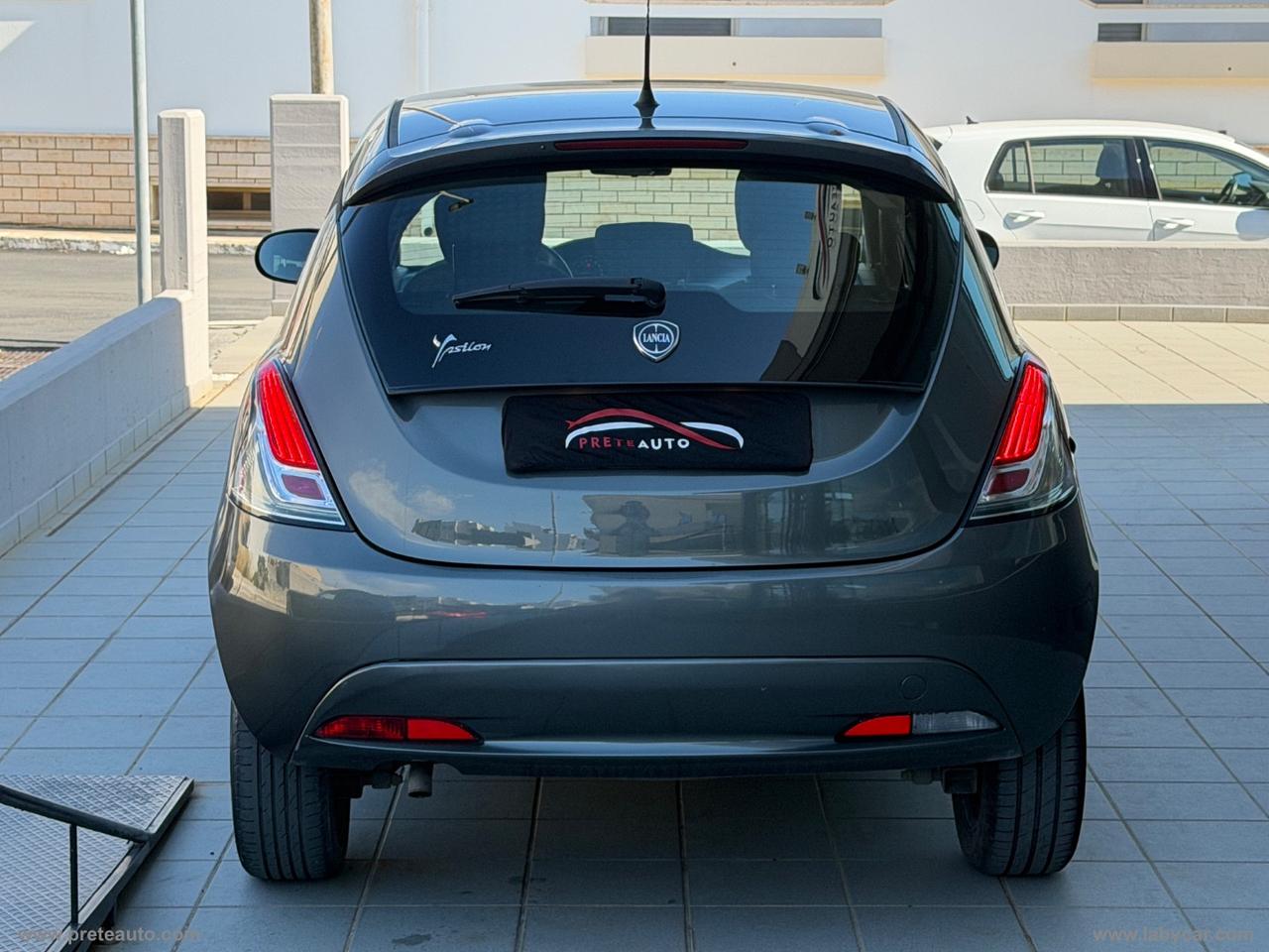 LANCIA Ypsilon 1.2 69 CV 5p. GPL Ecochic Silver