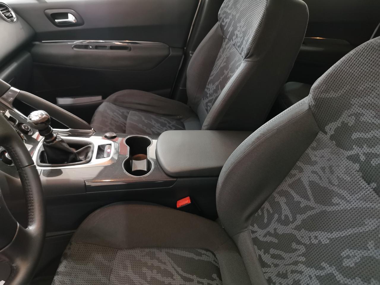 Peugeot 3008 1.6 HDi 112CV Active AUTOCARRO