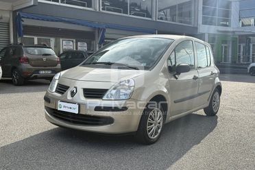 RENAULT Modus 1.2 16V Saint Tropez