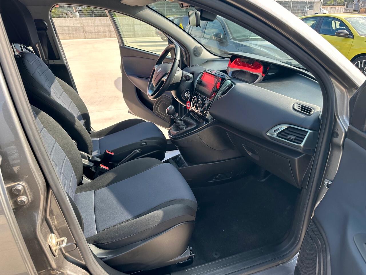 Lancia Ypsilon 1.0' Hybrid Platino FULL OPTIONAL