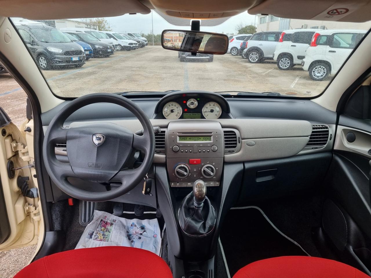 Lancia Ypsilon 1.2 16V Oro