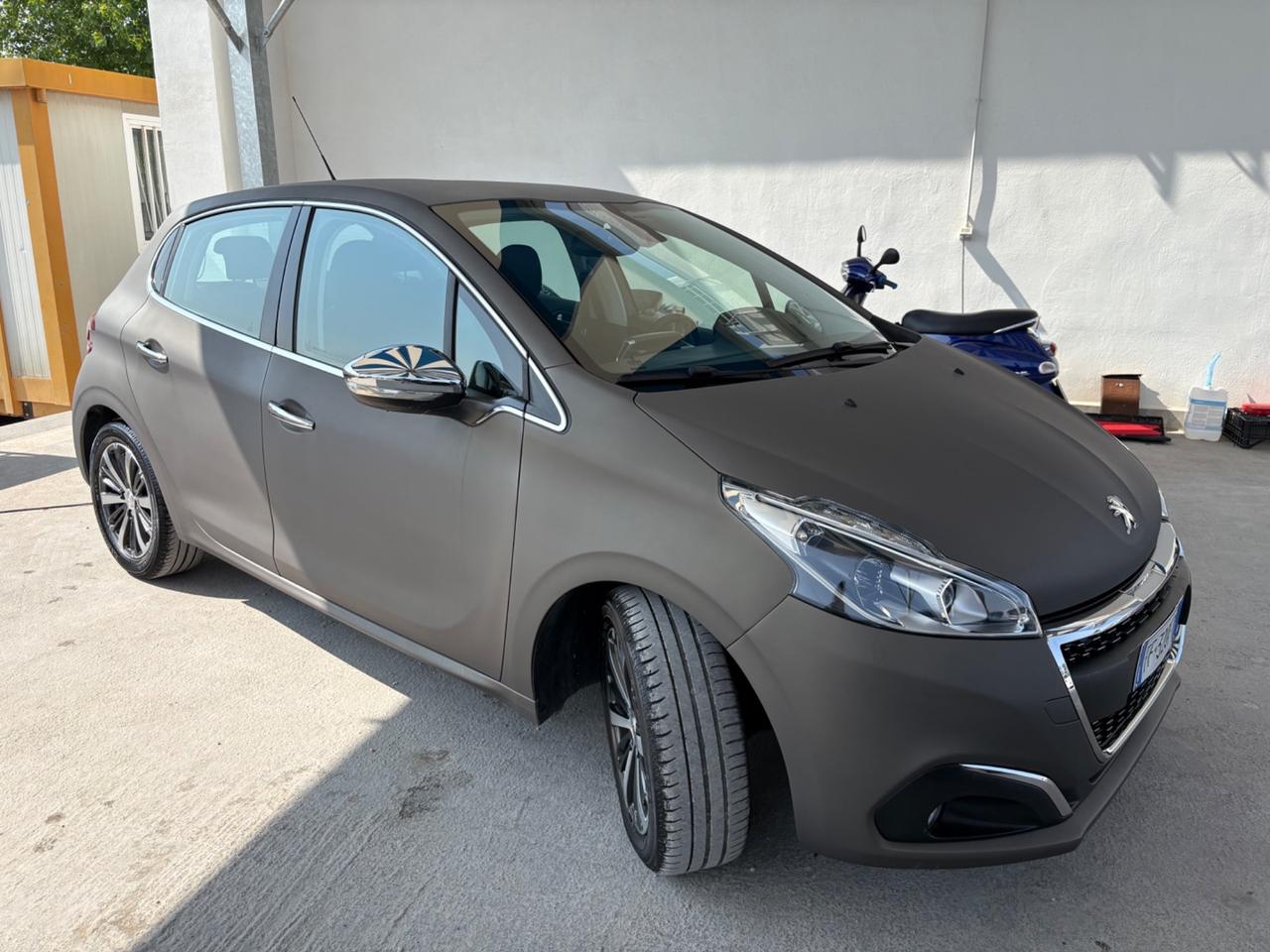 Peugeot 208 BlueHDi 75 5 porte Allure GRIGIO OPACO