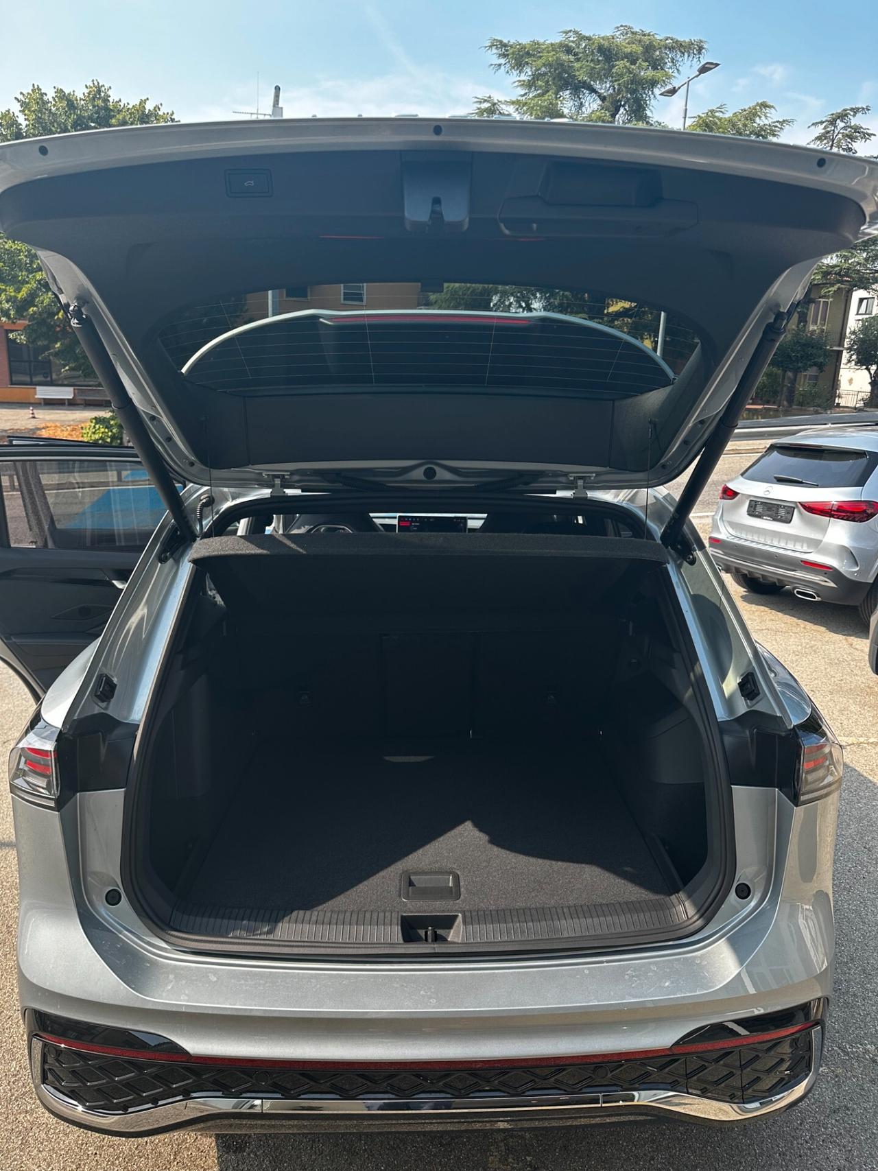 Volkswagen Tiguan III 1.5 tsi ehybrid R-Line Plus 204cv dsg / 4 ANNI DI GARANZIA
