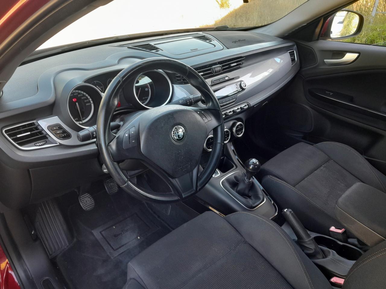 Alfa Romeo Giulietta 1.6 JTDm-2 Distinctive