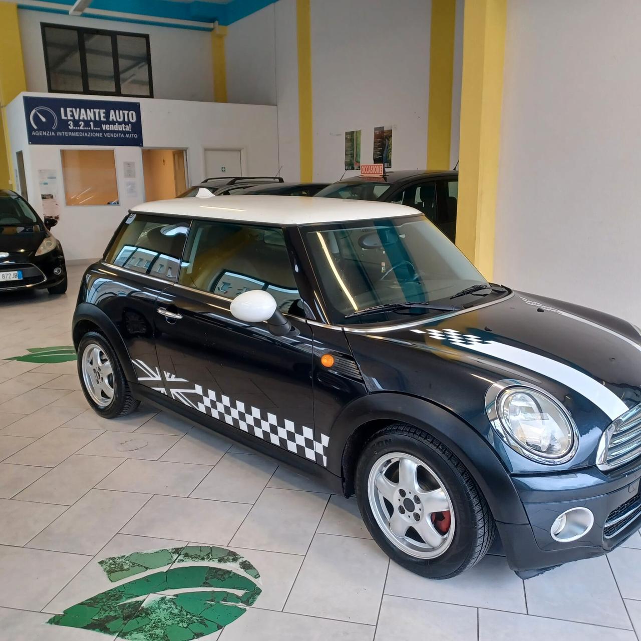 MINI COOPER D 1.6 TDI NEOPATENTATI