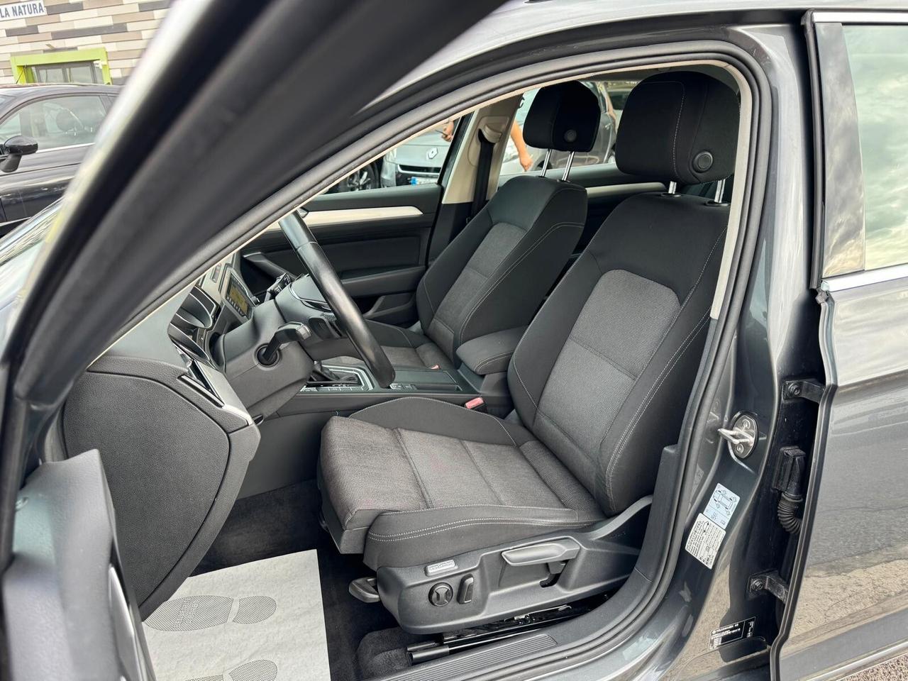 Volkswagen Passat VARIANT 1.6 TDI SCR DSG COMFORTLINE BMT 2017