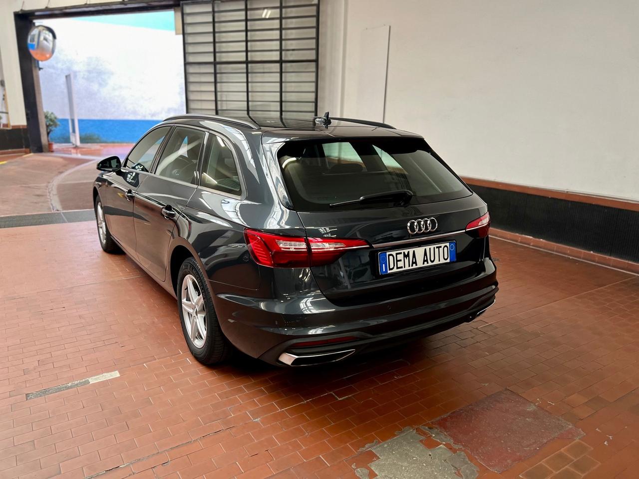 Audi A4 Avant Ibrida TDI/163 CV S-Tronic