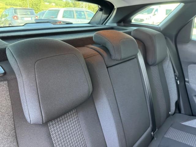 Peugeot 3008 1.5 bluehdi Active Business s&s 130cv eat8
