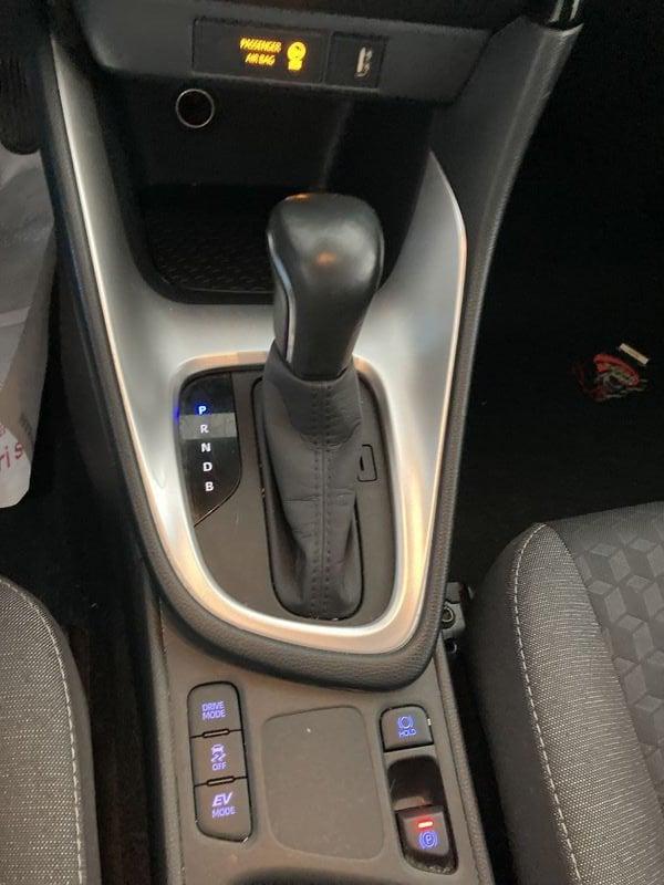 Toyota Yaris Hybrid Trend MY22