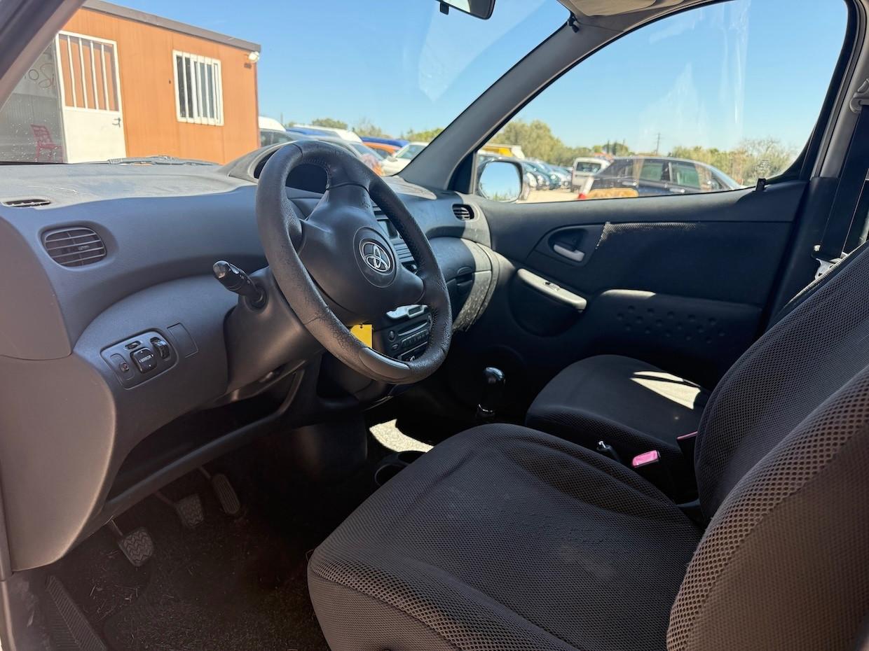 Toyota Yaris 1.3 5 porte