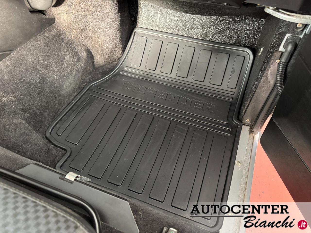 Land Rover Defender 90 SW Defender 90 2.4 td SE SW