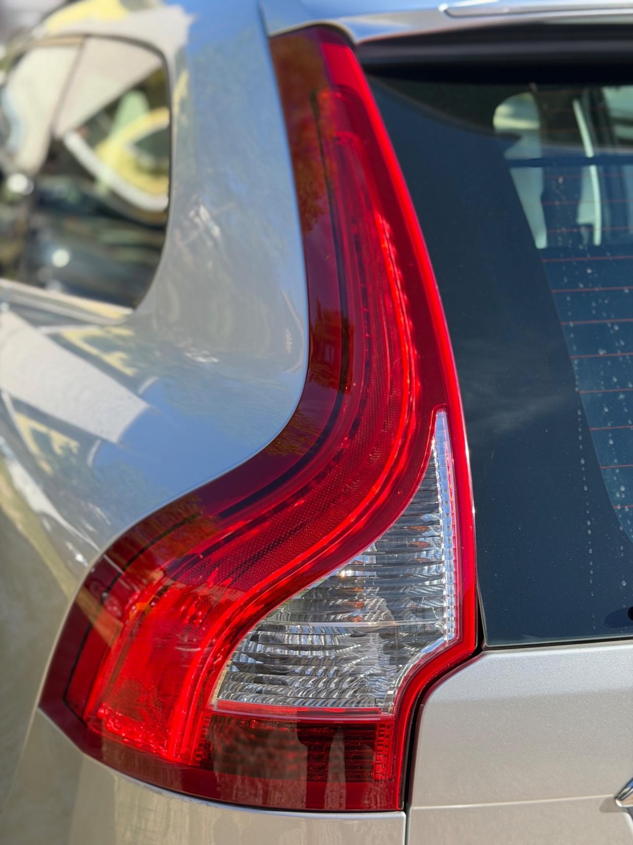 Volvo XC60 D4 AWD MOMENTUM 4x4 KMCERT GARANZ