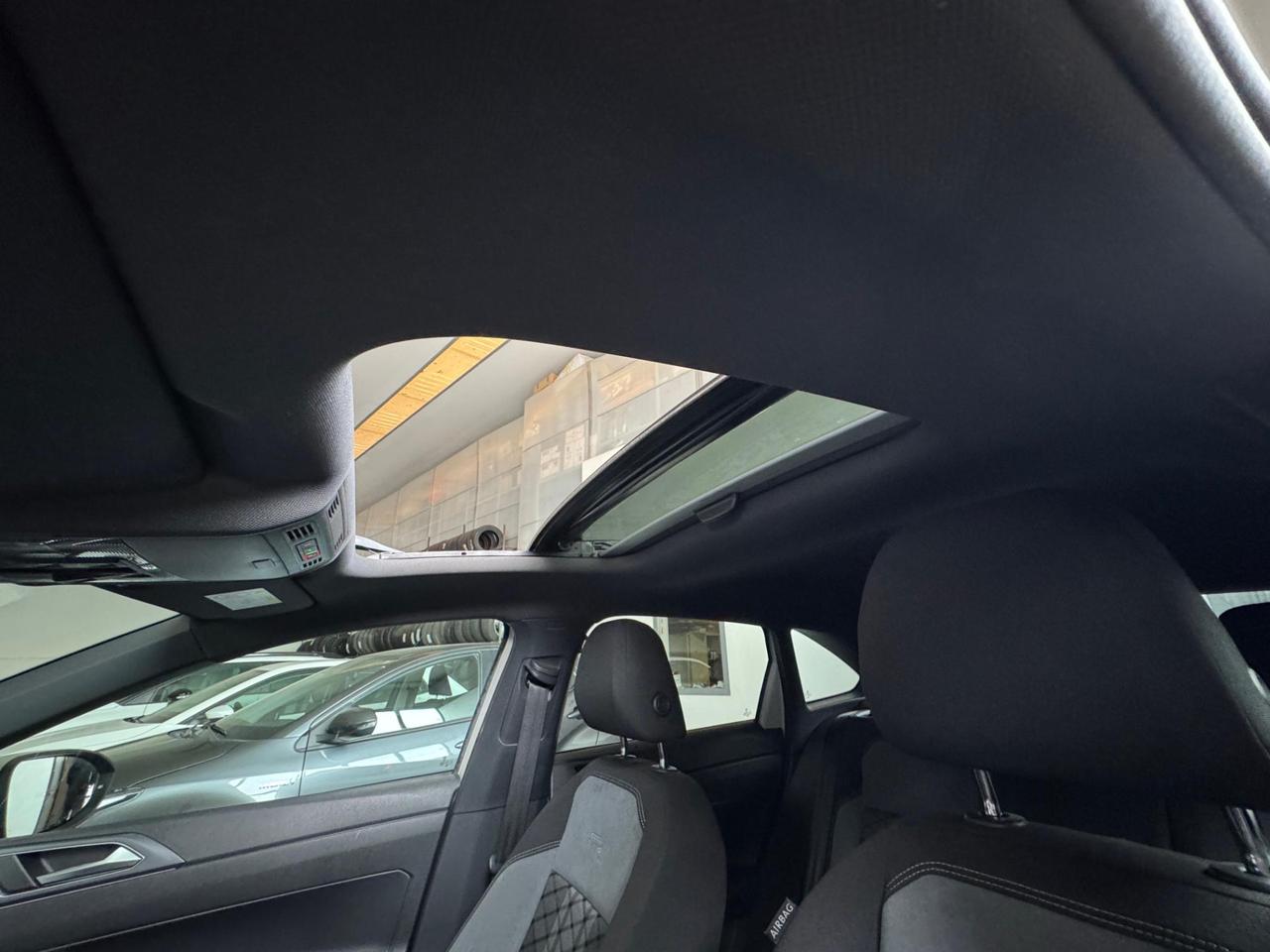 Volkswagen Taigo 1.0 tsi R-Line 110cv dsg TETTO APRIBILE