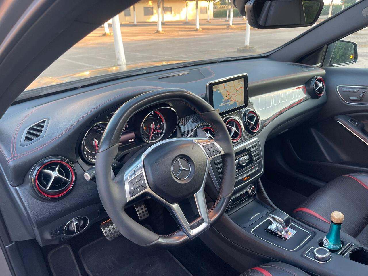 Mercedes benz GLA 45 AMG 4Matic Performance AMG