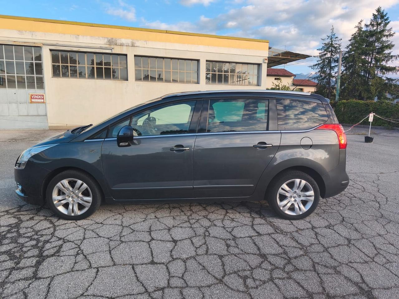 Peugeot 5008 1.6 THP 156CV Féline (Accetto Permute)