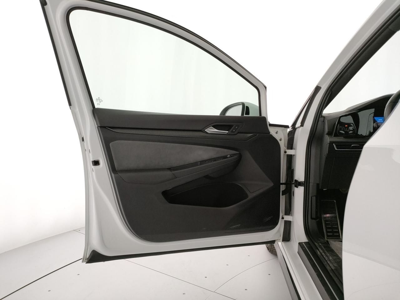 Volkswagen Golf 2.0 tdi r-line 150cv dsg