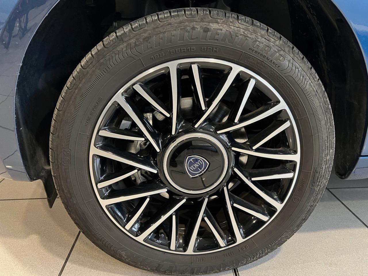 Lancia Ypsilon 1.0 FireFly 5 porte S&S Hybrid Platino
