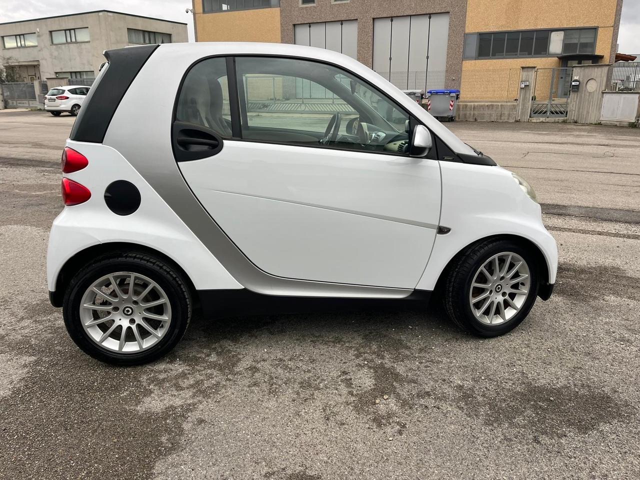 Smart ForTwo 1000 52 kW coupé limited two 107.000 KM