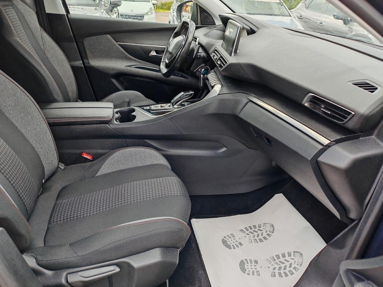 Peugeot 3008 1.5BlueHDi Allure navig led 2021