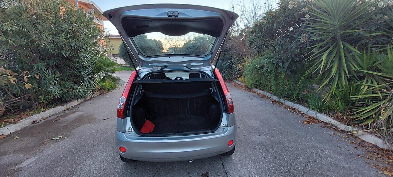 FIESTA 1,4 DIESEL 70 CV X NEOPATENTATI LEGA GOMME NUOVISSIME IMPECCABILE