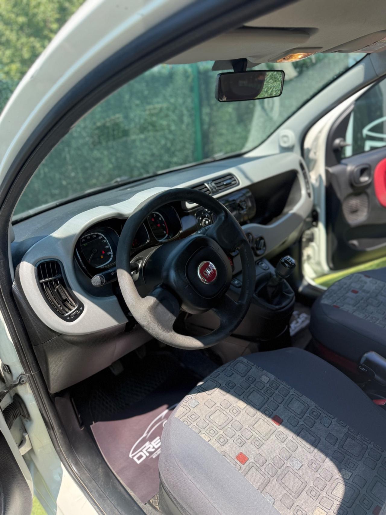 Fiat PANDA 2012 1.2 BENZINA 130000KM NEOPATENTATI