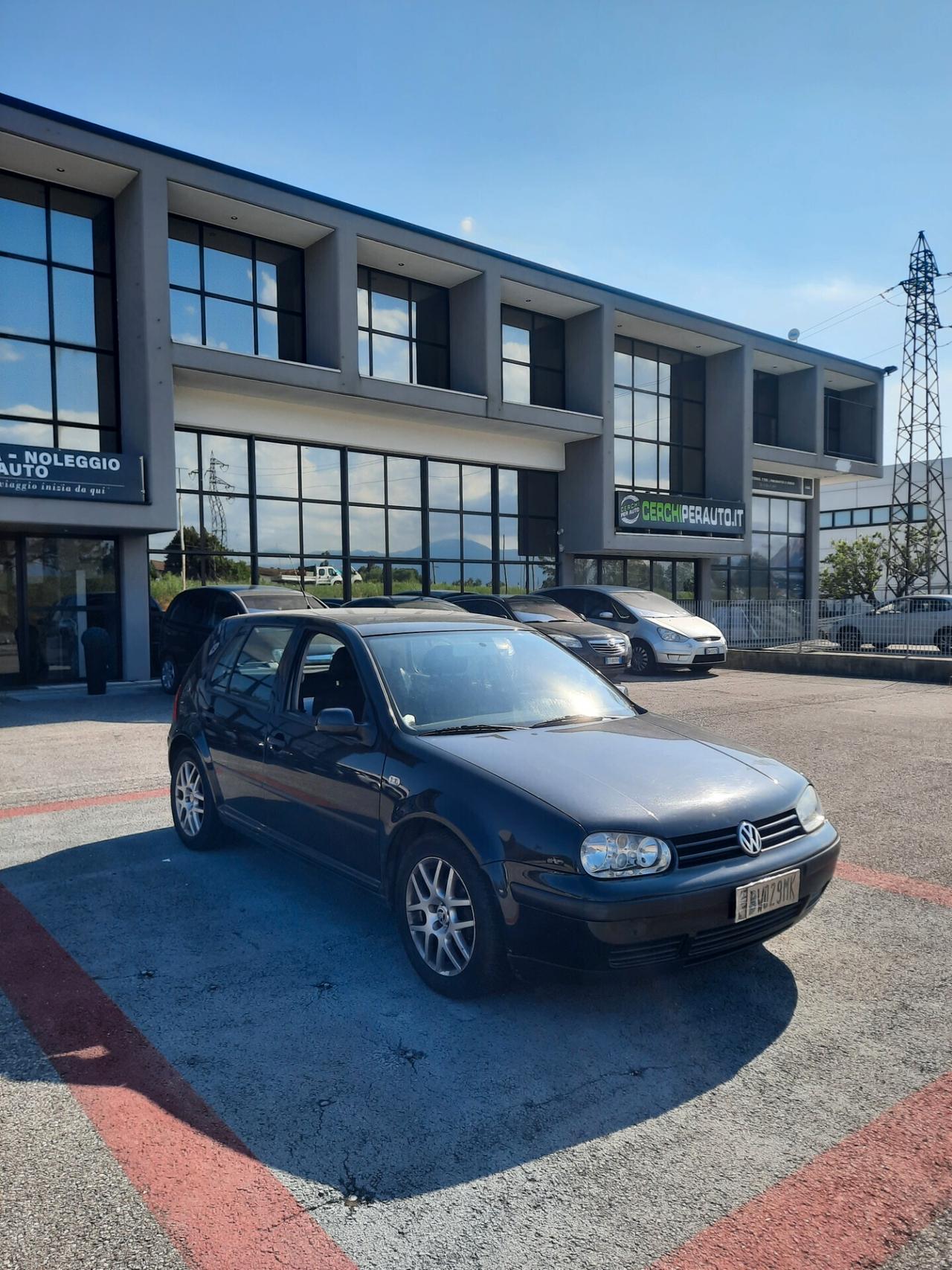 Volkswagen Golf 1.4 16V cat 5 porte Air Ok neopatentati