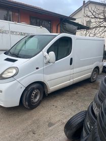 Opel Vivaro 1.9 CDTI Furgone con problemi al motore