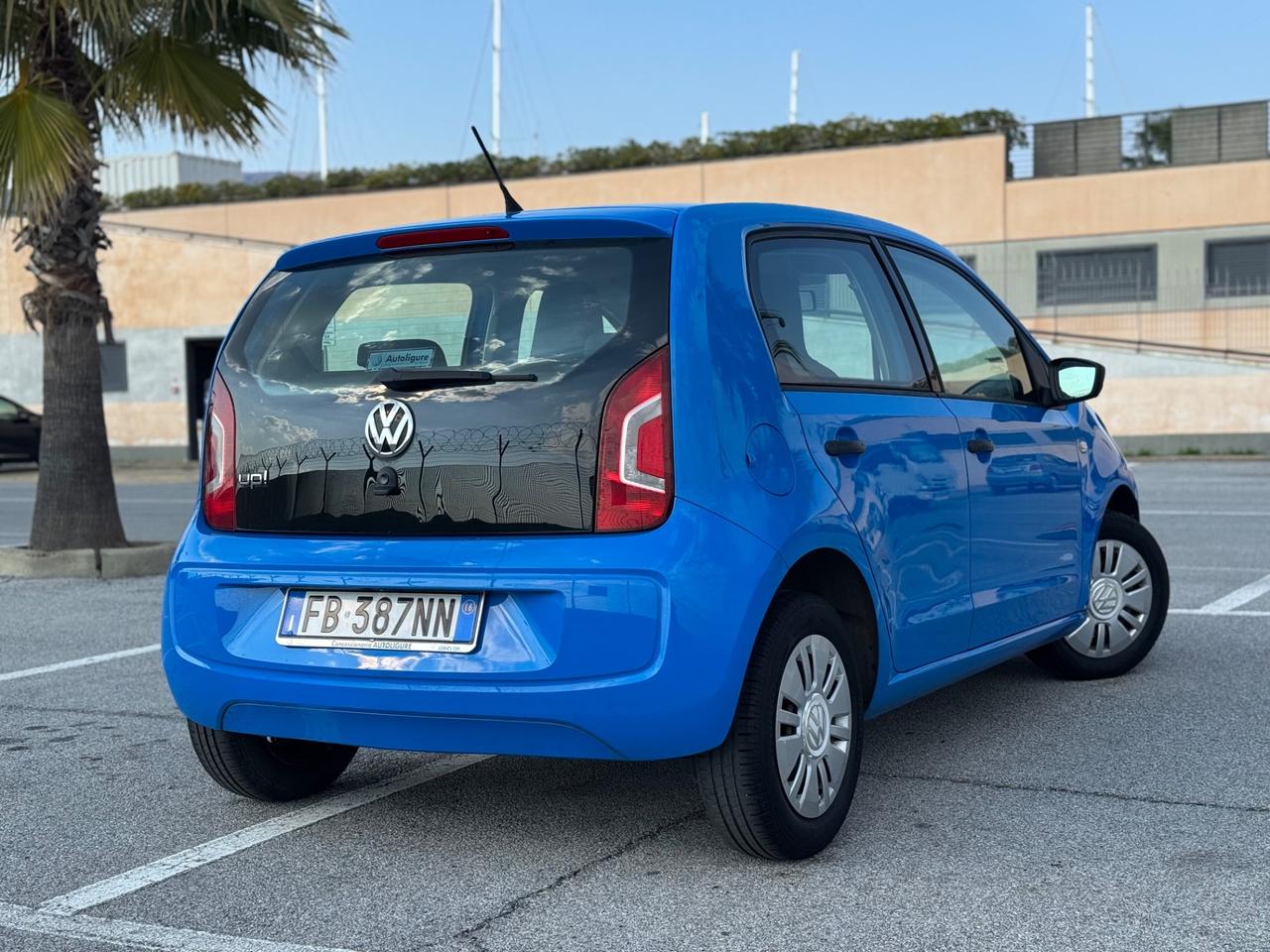 VOLKSWAGEN UP 1.0 BENZINA NEO PATENTATI KM REALI 12 MESI DI GARANZIA