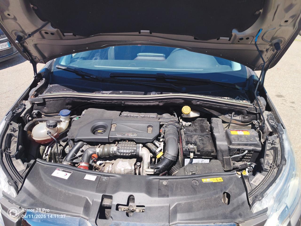 Peugeot 2008 1.2 e-VTi 82CV Stop&Start robotizzato Active