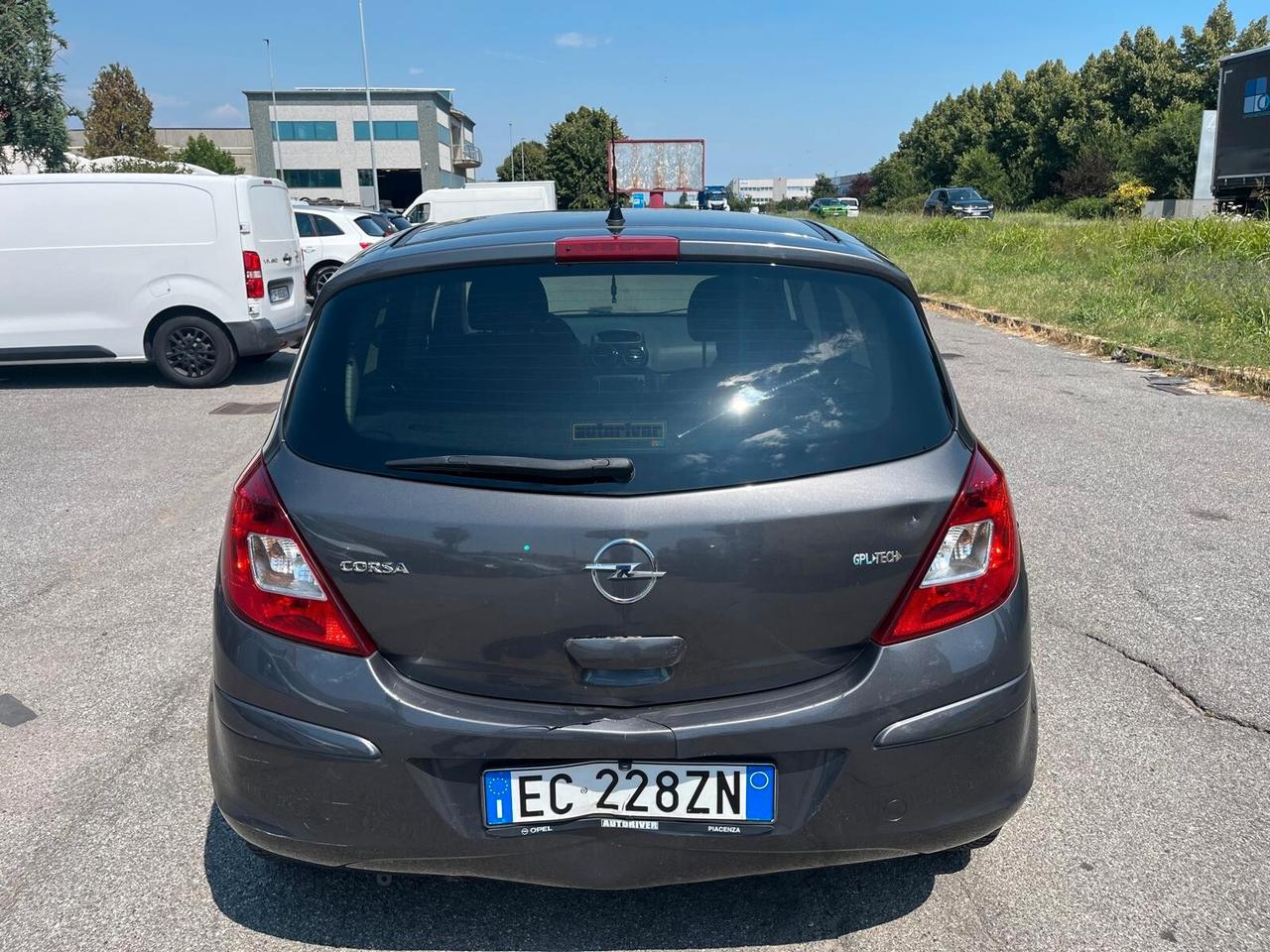 Opel Corsa 1.2 80CV 5 porte GPL-TECH **NEOPATENTATI**