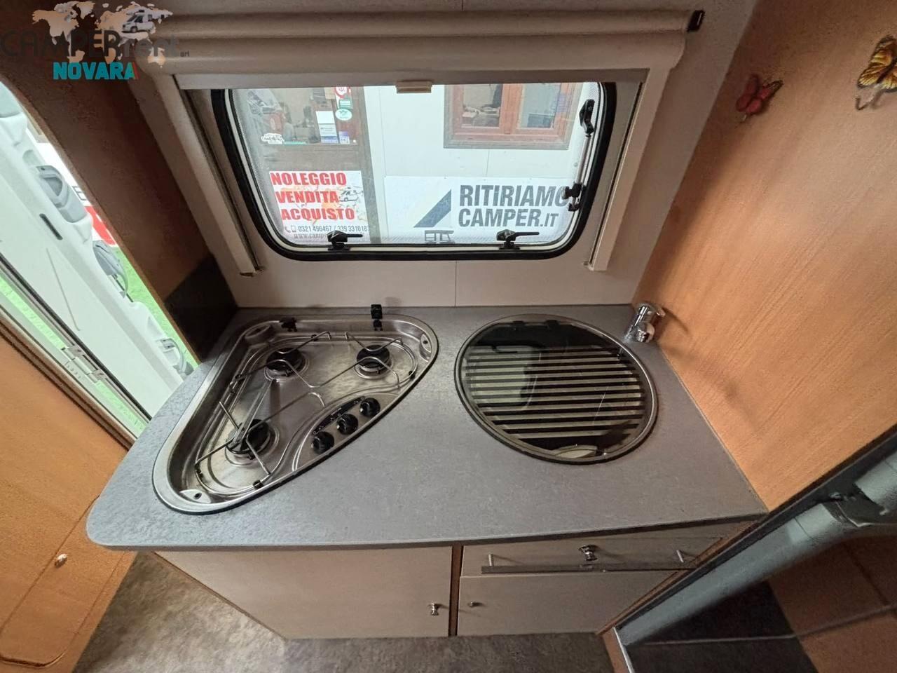 CHALLENGER GENESIS 65 - mansardato con doppia Dinette e letti a castello in coda