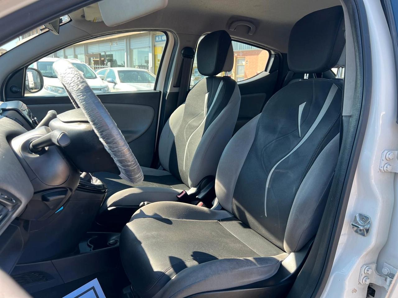 Lancia Ypsilon 1.2 69 CV 5 porte S&S Platinum