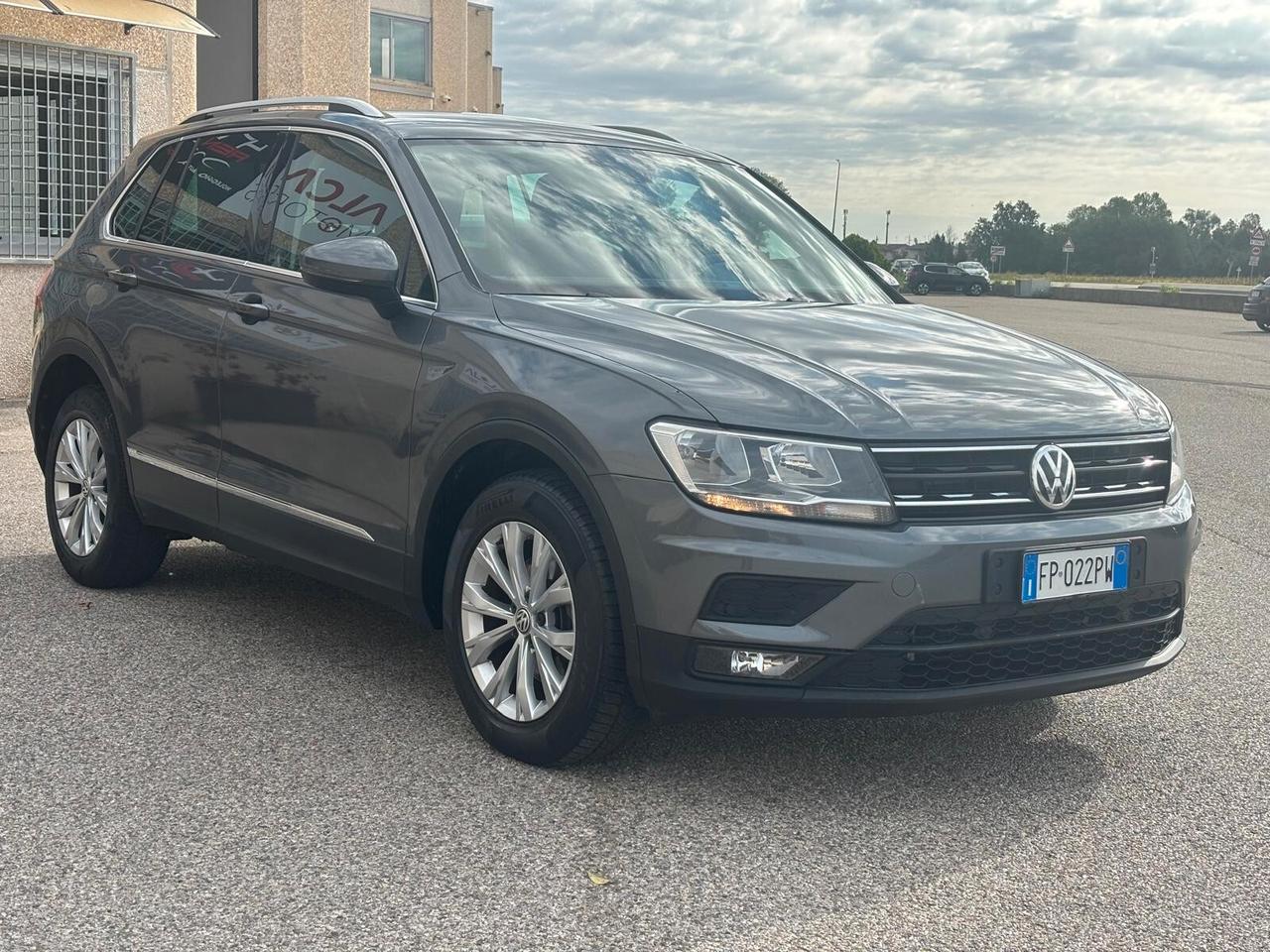 Volkswagen Tiguan 2.0 TDI SCR DSG 4MOTION Business BMT