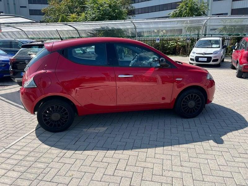 Lancia Ypsilon Ypsilon 1.0 FireFly 5 porte S&S Hybrid Silver
