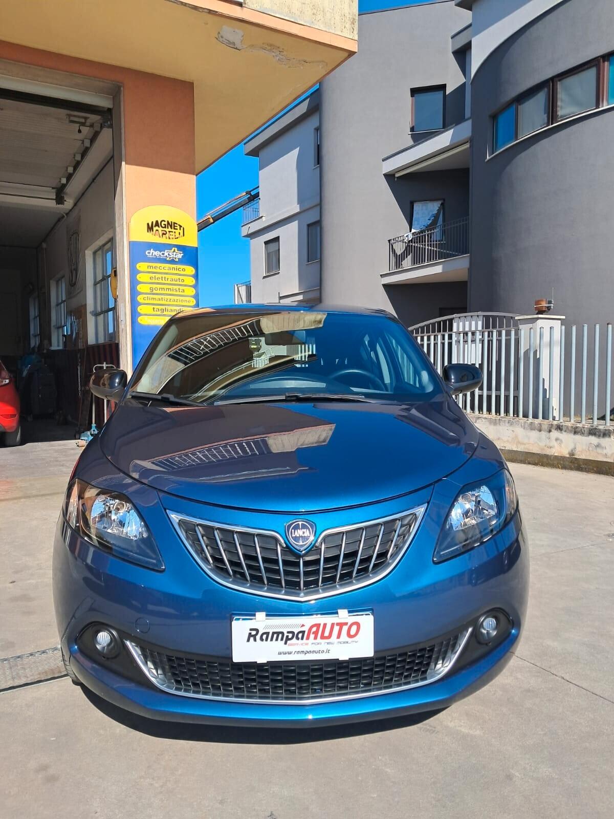 Lancia Ypsilon 1.0 FireFly 5 porte S&S Hybrid Gold
