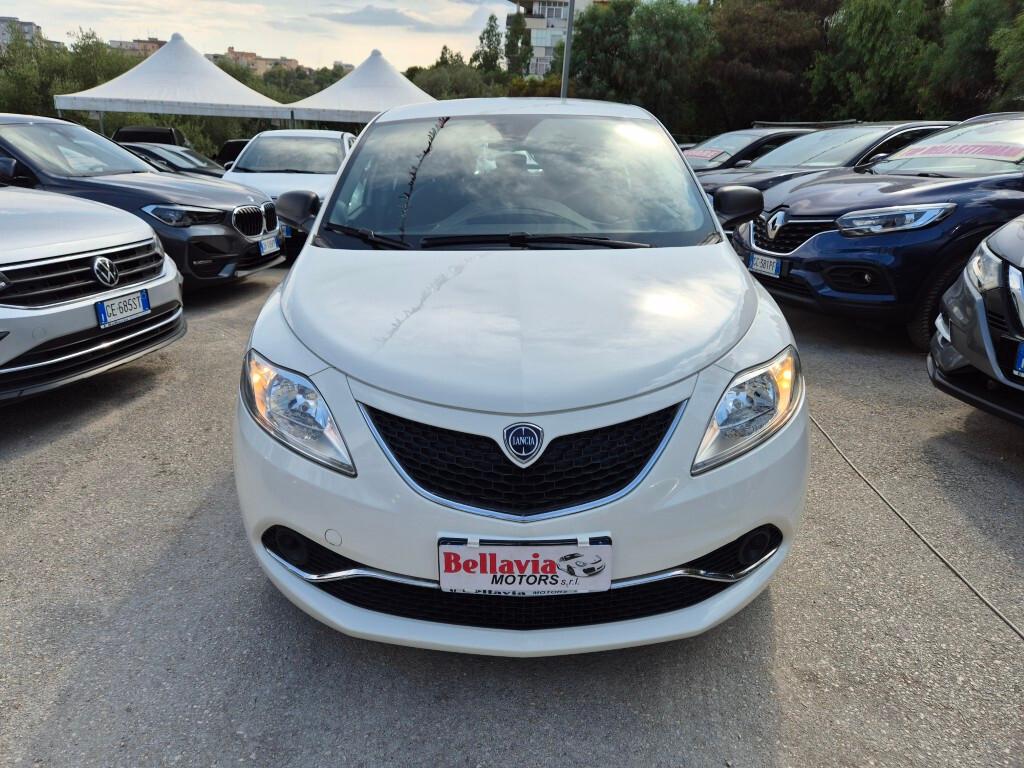 Lancia Ypsilon 1.2 69 CV 5 porte 27.000 KM