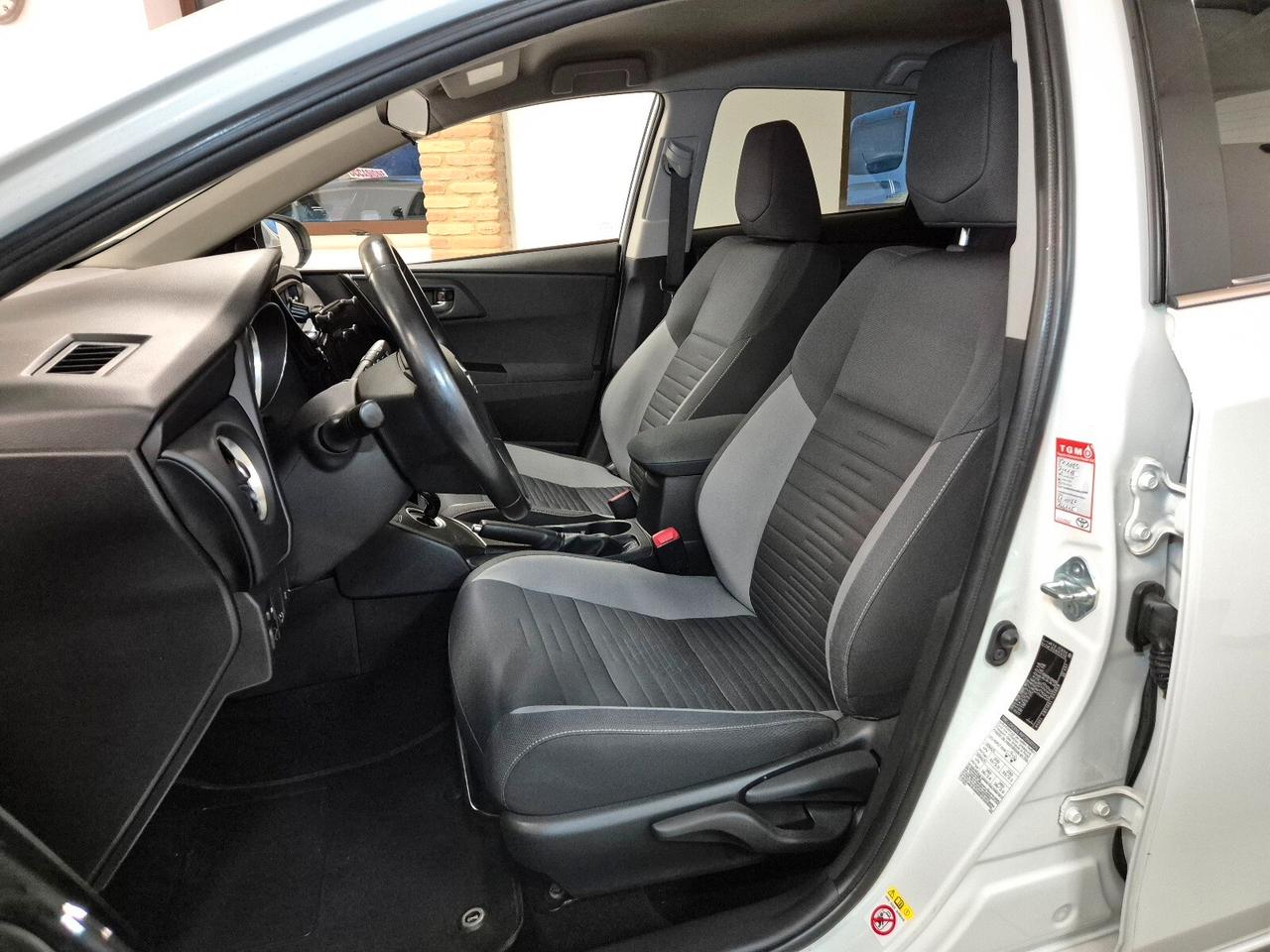 Toyota Auris 1.8 Hybrid Active